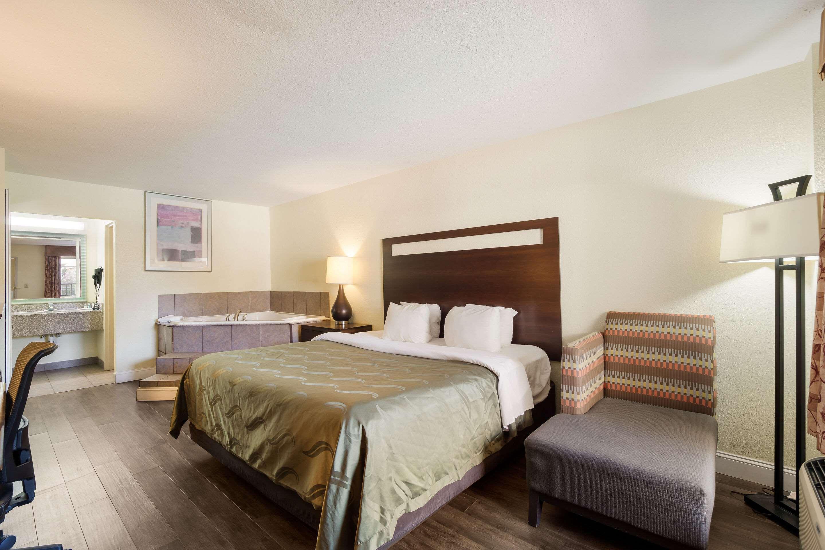Quality Inn & Suites Conference Center Statesboro Historic District Ngoại thất bức ảnh